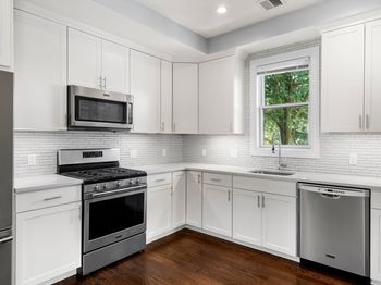 7 Langford Park