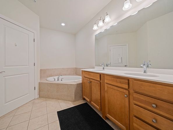 130 Trotter Rd 1309, Weymouth MA 02190
