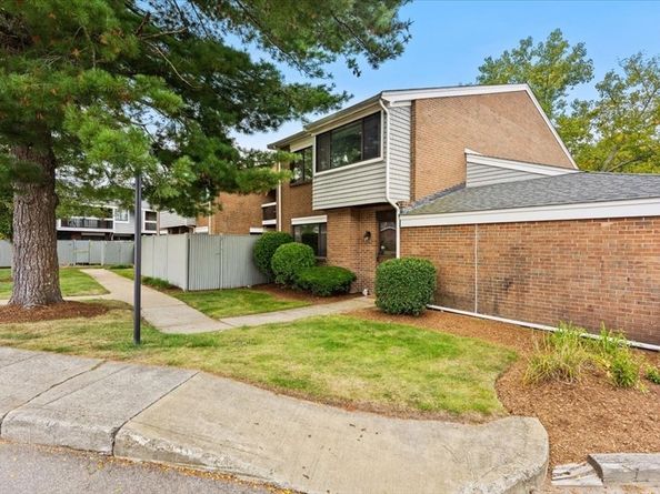 230 Greenbrook Drive 606, Stoughton MA 02072