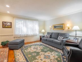 40 Bentwood Dr 40, Sturbridge MA 01566