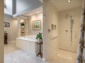 40 Bentwood Dr 40, Sturbridge MA 01566