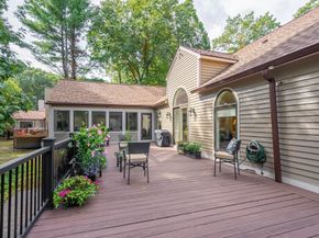 40 Bentwood Dr 40, Sturbridge MA 01566