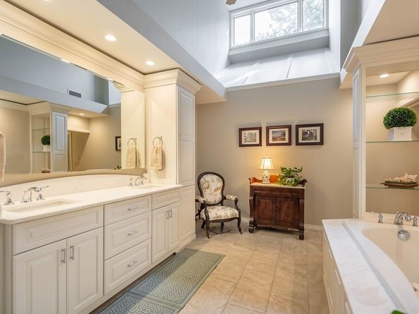 40 Bentwood Dr 40, Sturbridge MA 01566