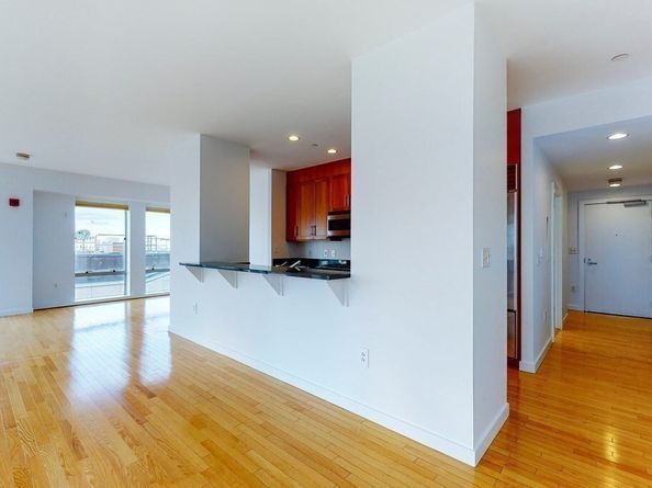 80 Broad St 1204, Boston MA 02110