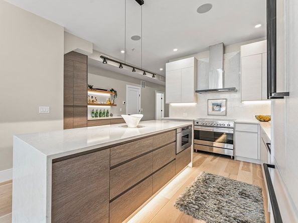327 Alewife Brook Pkwy A, Somerville MA 02144