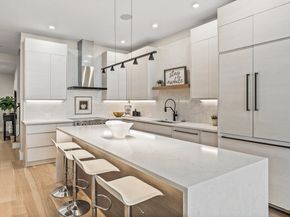 327 Alewife Brook Pkwy A, Somerville MA 02144