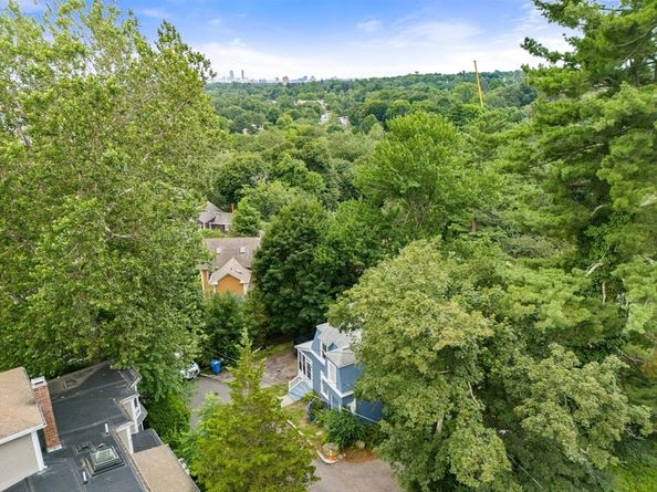 26 Centre Ave, Belmont MA 02478
