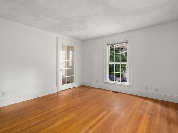 26 Centre Ave, Belmont MA 02478