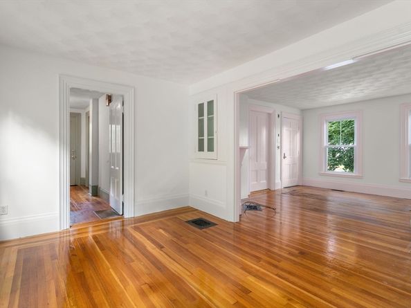 26 Centre Ave, Belmont MA 02478