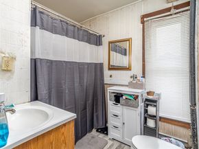 35 Bemis Road, Fitchburg MA 01420