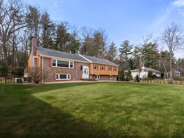 19 Bakers Hill Rd, Weston MA 02493