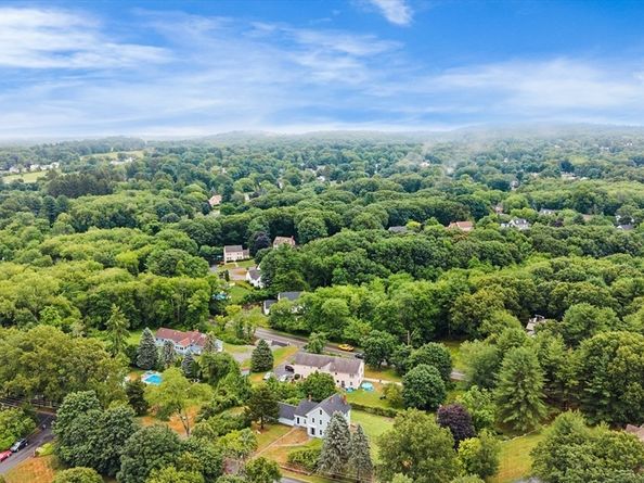 30 Old Nourse St, Westborough MA 01581