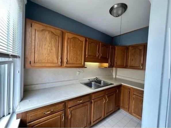 10 Imperial Rd, Worcester MA 01604