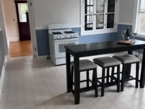 10 Imperial Rd, Worcester MA 01604