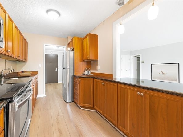 60 Longwood Ave 302, Brookline MA 02446