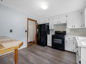 464 Gorwin Dr, Holliston MA 01746