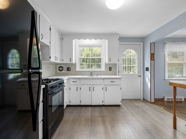 464 Gorwin Dr, Holliston MA 01746