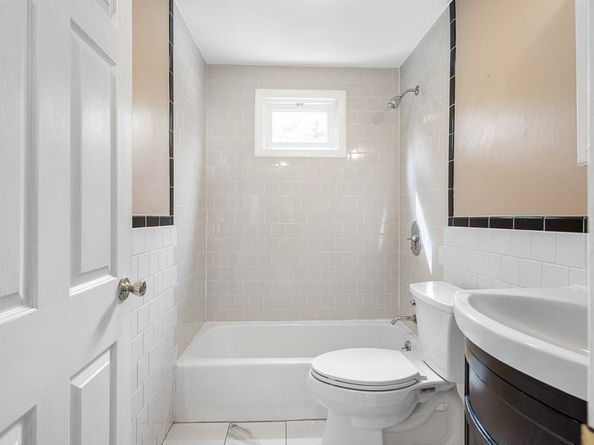 464 Gorwin Dr, Holliston MA 01746