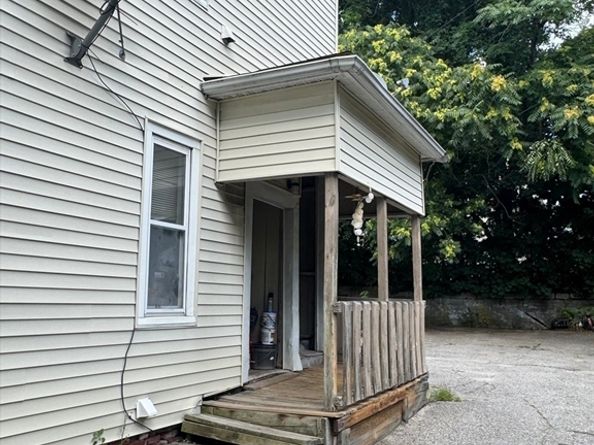 4 Fay St, Worcester MA 01604