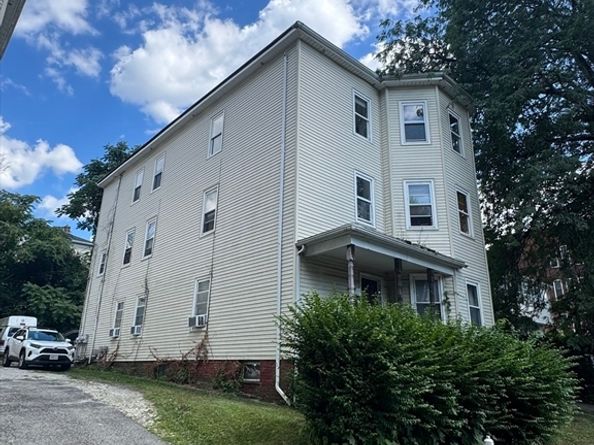 4 Fay St, Worcester MA 01604