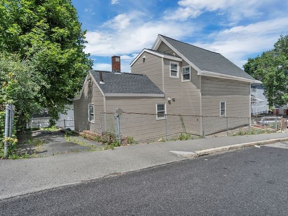 154 Belmont St, Worcester MA 01605