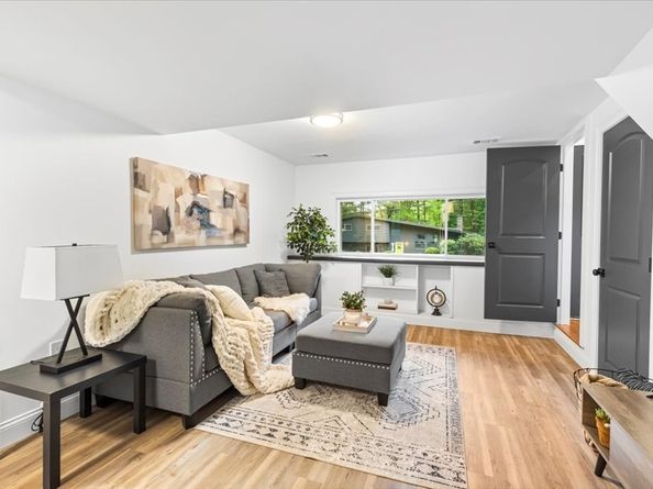 26 Spring Lane, Framingham MA 01701