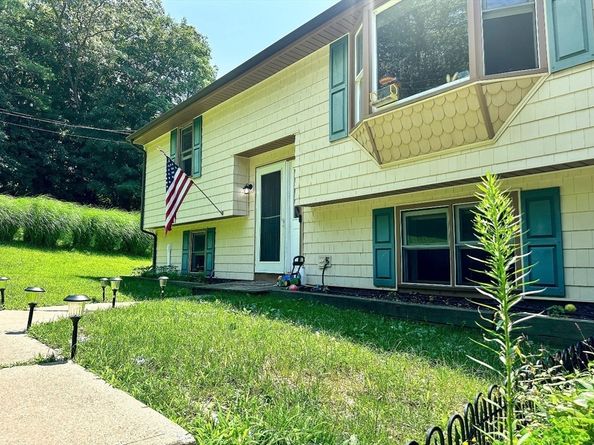 198 Lower Gore Rd, Webster MA 01570