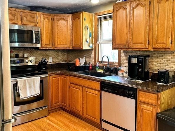 198 Lower Gore Rd, Webster MA 01570