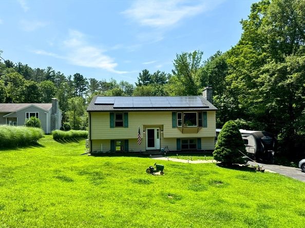 198 Lower Gore Rd, Webster MA 01570