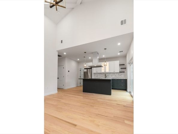 25 Waverly, Stoneham MA 02180