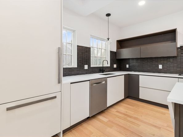 25 Waverly, Stoneham MA 02180