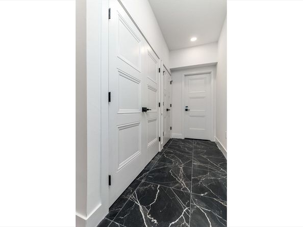 25 Waverly, Stoneham MA 02180