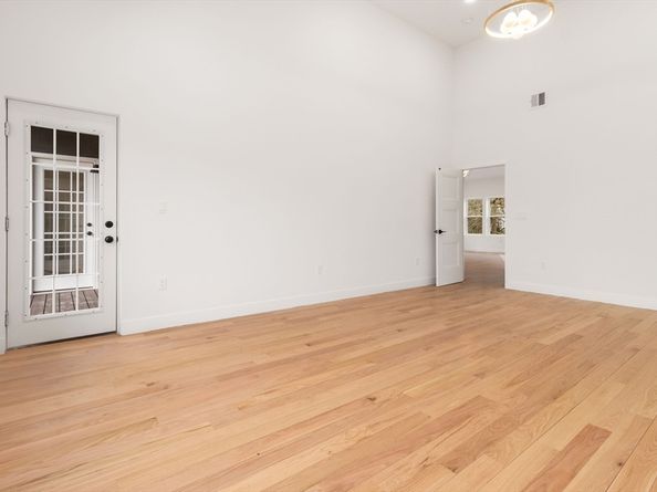 25 Waverly, Stoneham MA 02180