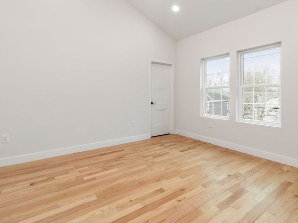25 Waverly, Stoneham MA 02180