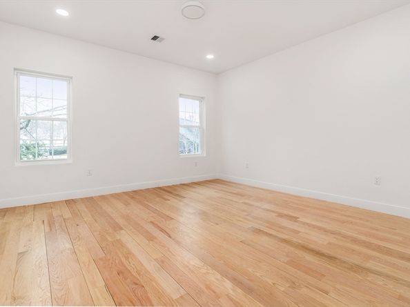 25 Waverly, Stoneham MA 02180