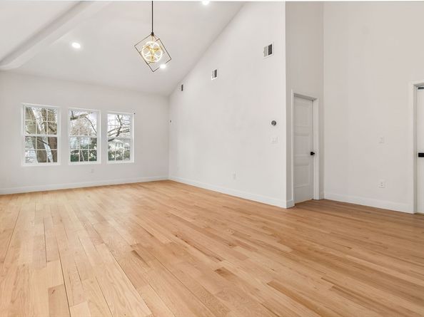 25 Waverly, Stoneham MA 02180
