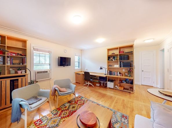 34 Ash St 204, Cambridge MA 02138