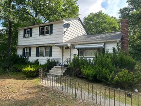 114 Lake St, Peabody MA 01960
