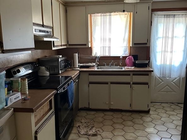 114 Lake St, Peabody MA 01960