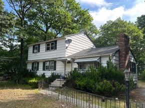 114 Lake St, Peabody MA 01960