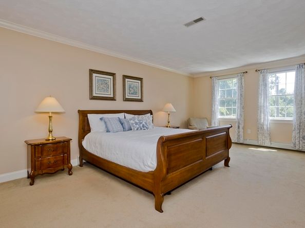 32 Dapper Darby Dr, Stoneham MA 02180