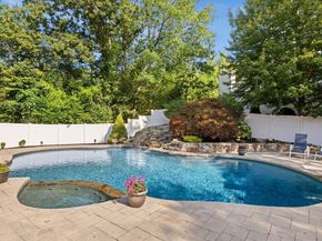 32 Dapper Darby Dr, Stoneham MA 02180