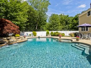 32 Dapper Darby Dr, Stoneham MA 02180