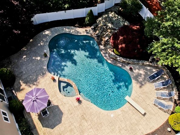 32 Dapper Darby Dr, Stoneham MA 02180