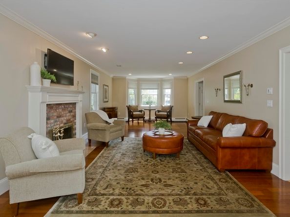 32 Dapper Darby Dr, Stoneham MA 02180