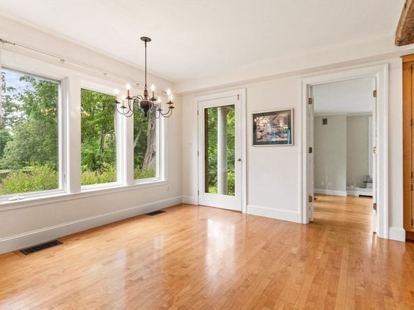 52 Willow St, Dover MA 02030