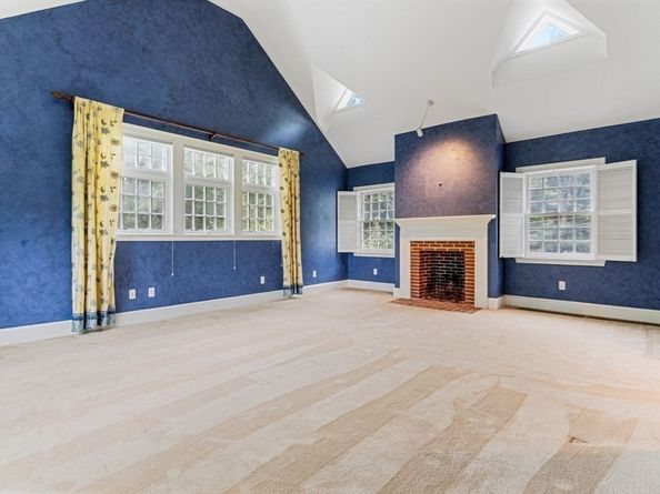 52 Willow St, Dover MA 02030