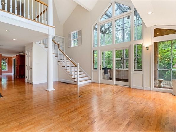 52 Willow St, Dover MA 02030