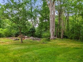 52 Willow St, Dover MA 02030