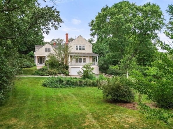 52 Willow St, Dover MA 02030